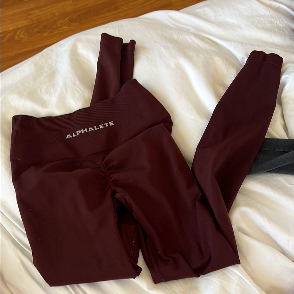 Alphalete amplify Women's Burgundy Pants
